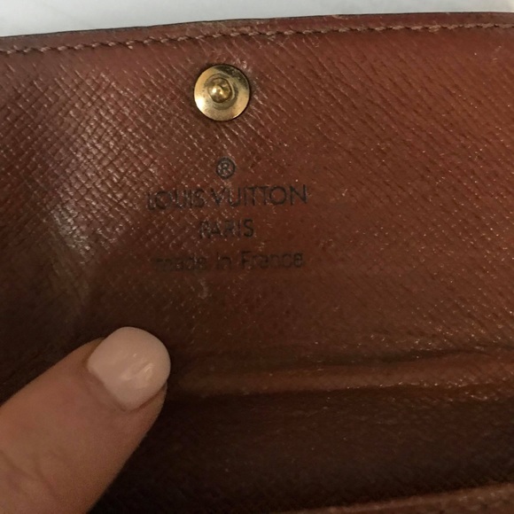 Louis Vuitton 6 key holder - Picture 4 of 12